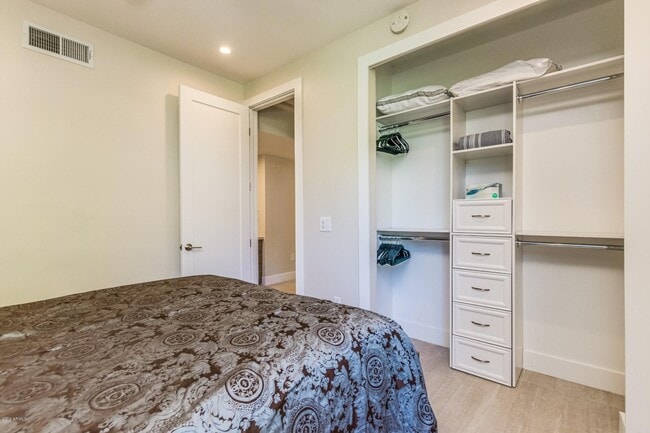 Building Photo - 19777-19776 N 76th St