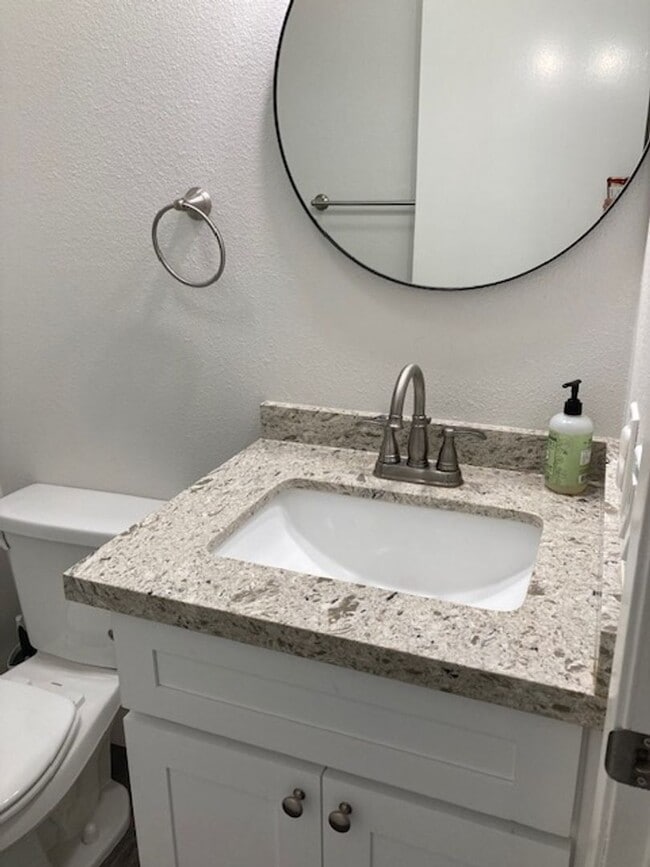 Building Photo - OUTSTANDING 4 BEDROOM HOME IN GATED COMMUNITY