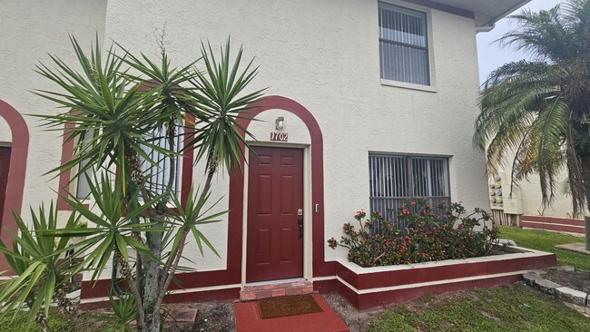Primary Photo - 1702 Shady Ridge Ct