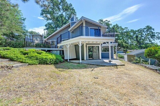 Building Photo - 23986 Oakmont Way