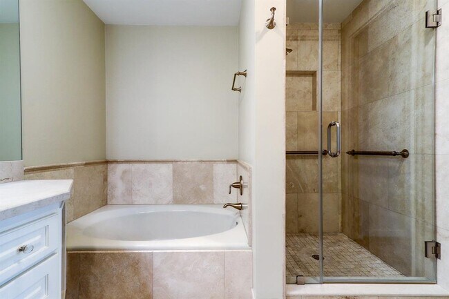 Building Photo - 5555 Del Monte Dr