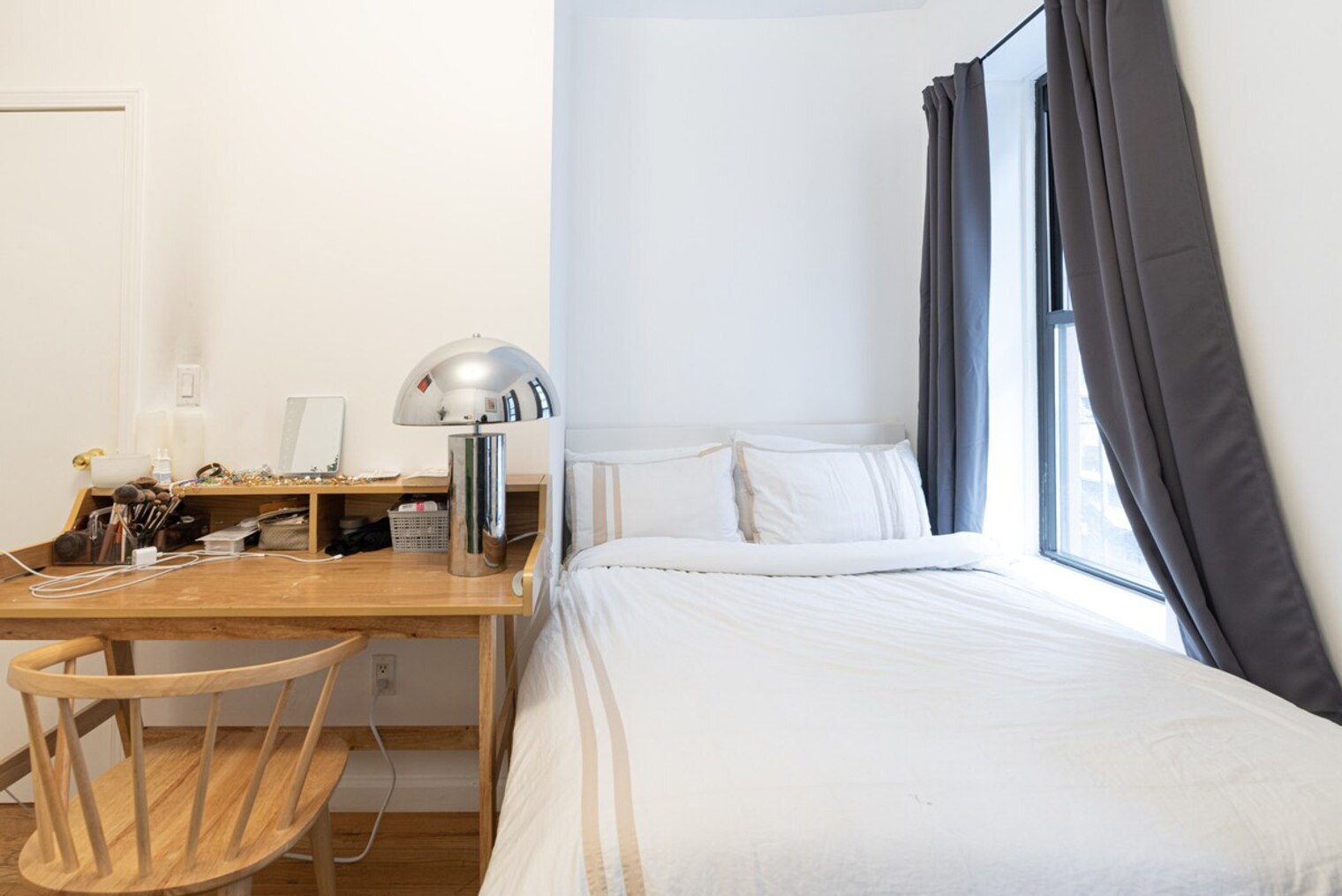 Building Photo - 136 E 57th St