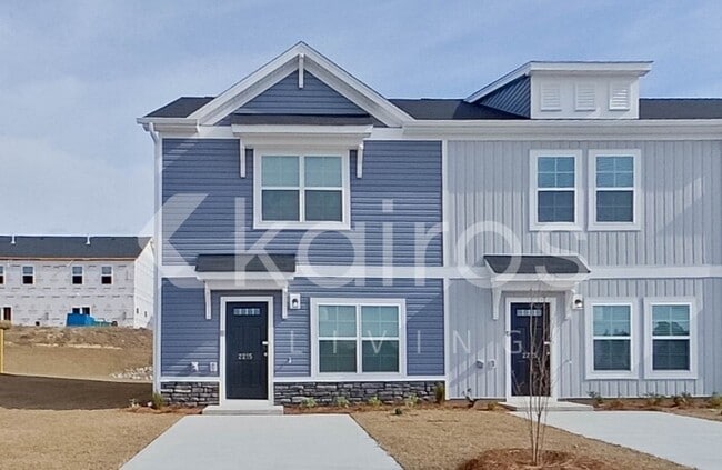 Building Photo - 2215 Banyon Cir