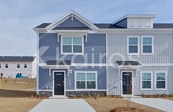 Building Photo - 2215 Banyon Cir
