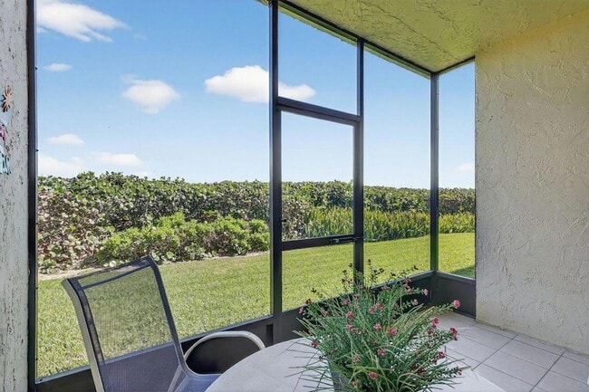 Building Photo - 7410 S Ocean Dr