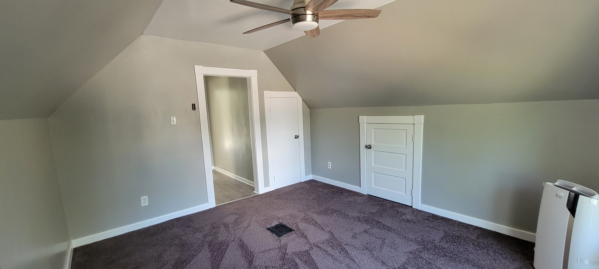 Building Photo - 1042 S Clarkson St