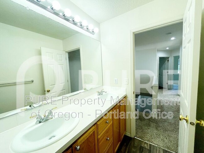 Building Photo - 16964 NW Desert Canyon Dr