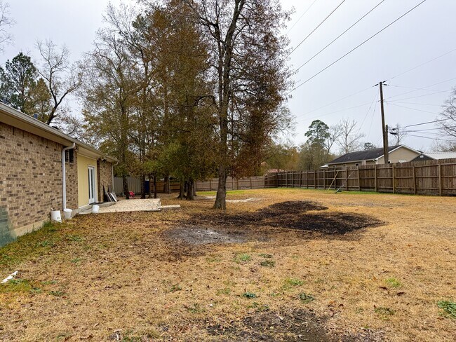 Building Photo - 12250 Charlotte Dr