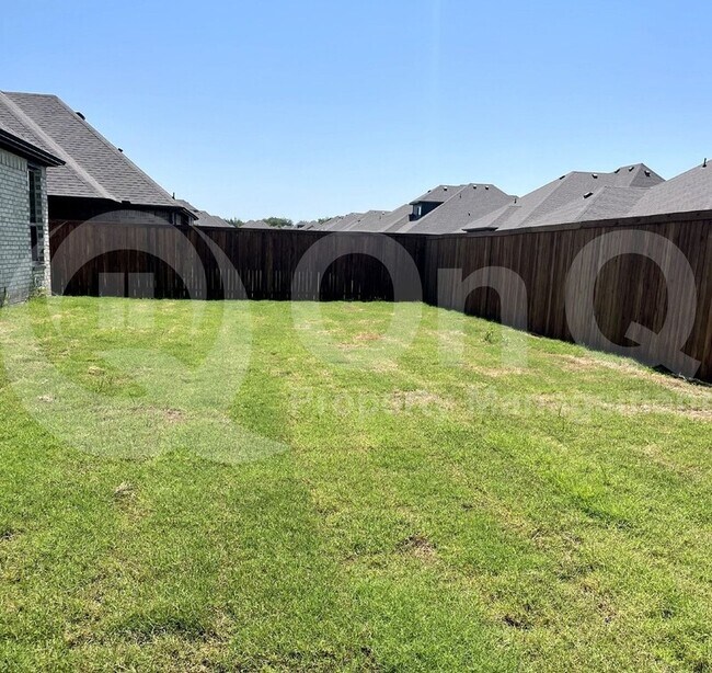 Building Photo - 533 Oleander Dr