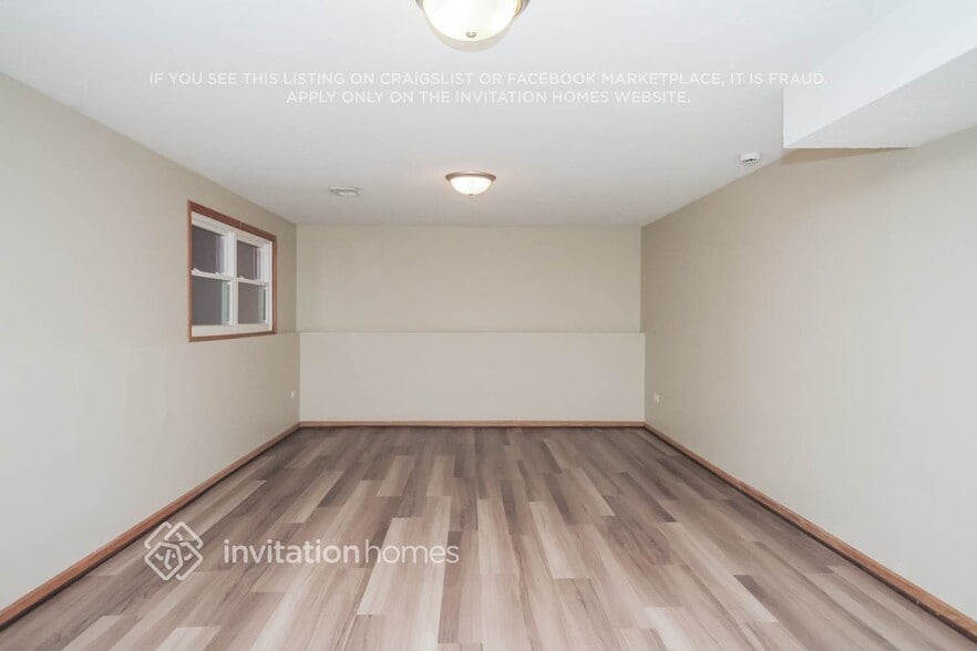 Building Photo - 150 E Winthrop Ave