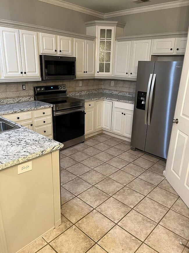 Building Photo - 1601 Deer Valley Dr