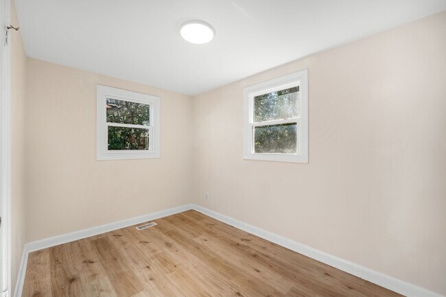 Building Photo - 2625 Booker Ave