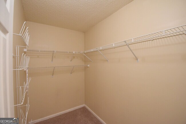 Building Photo - 147 S Fairfield Dr