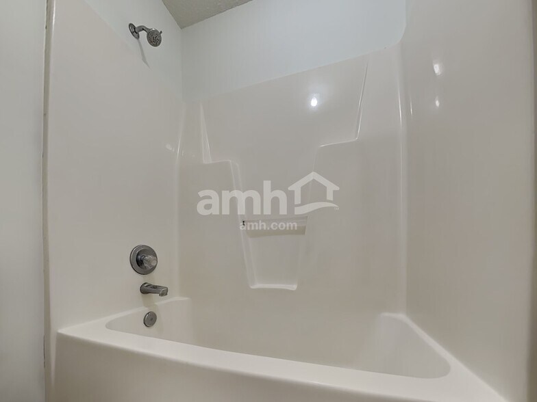 Building Photo - 2705 Red Ruby Ln