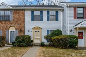 Building Photo - 374 Bromley Pl