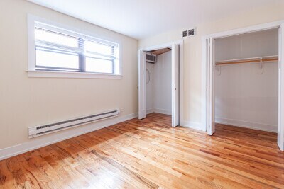 Building Photo - 555 W Arlington Pl