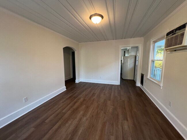 Building Photo - 508 29th Ave N