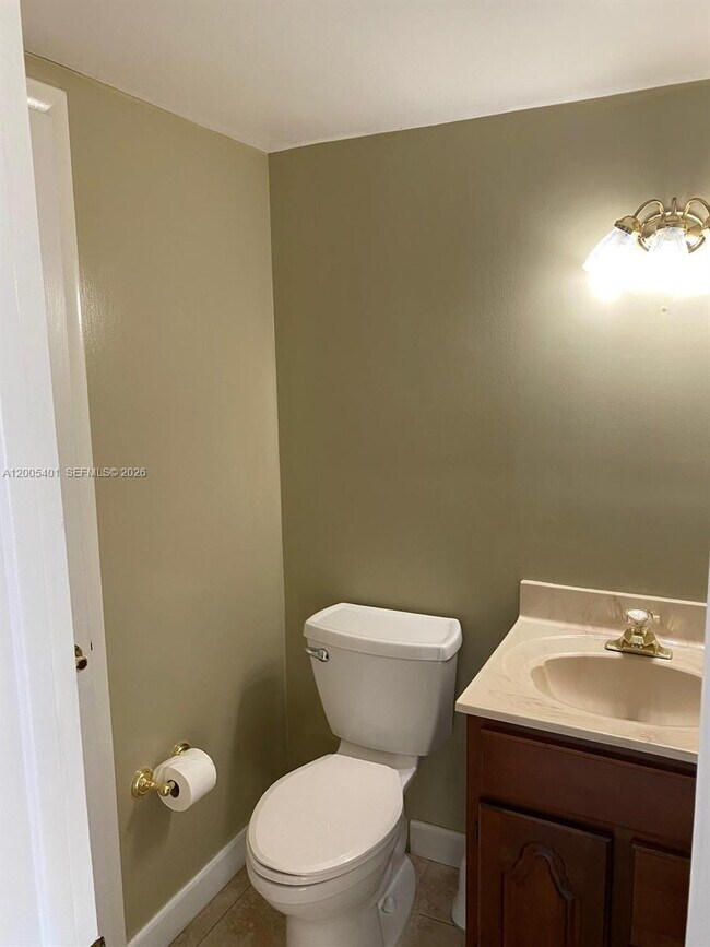 Building Photo - 8761 SW 137th Ave