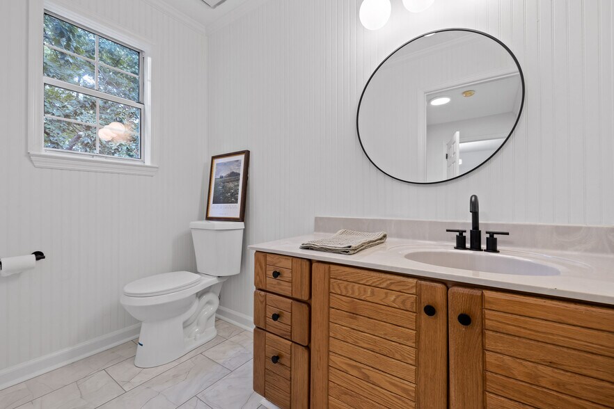 Powder Room - 224 N Brent Dr