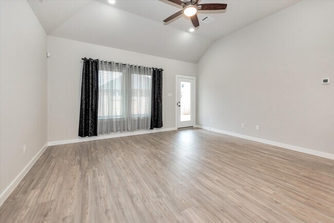 Building Photo - 10651 Whitejacket