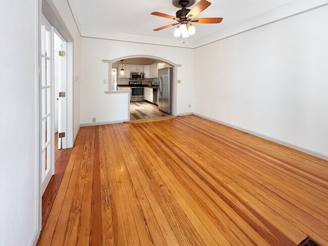 Building Photo - $0 DEPOSIT OPTION. CHARMING 3 BEDROOM WITH FENCED IN YARD AND DETACHED GARAGE IN DENVER'S BERKELE...