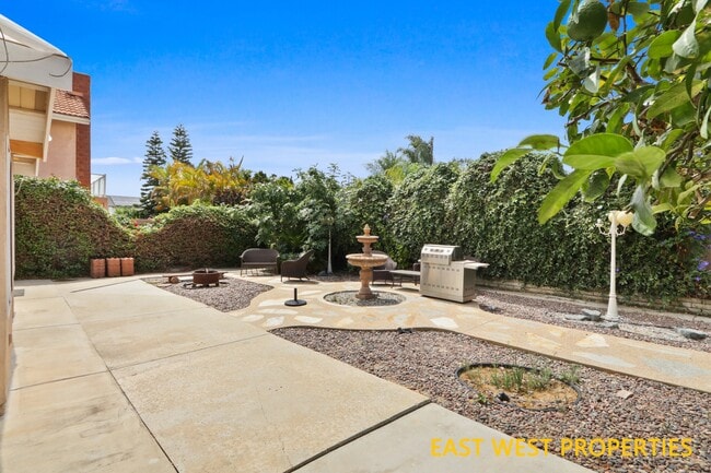 Building Photo - 11186 Lavender Ave