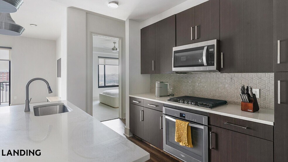 Building Photo - 1414 Wood Hollow Dr