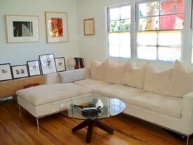 Building Photo - 1131 Bay Street