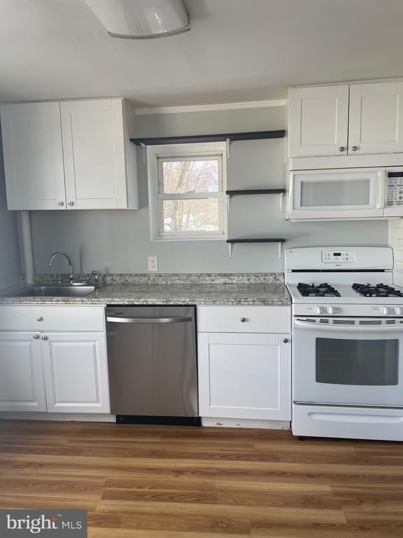 Building Photo - 115 Oakland Ave