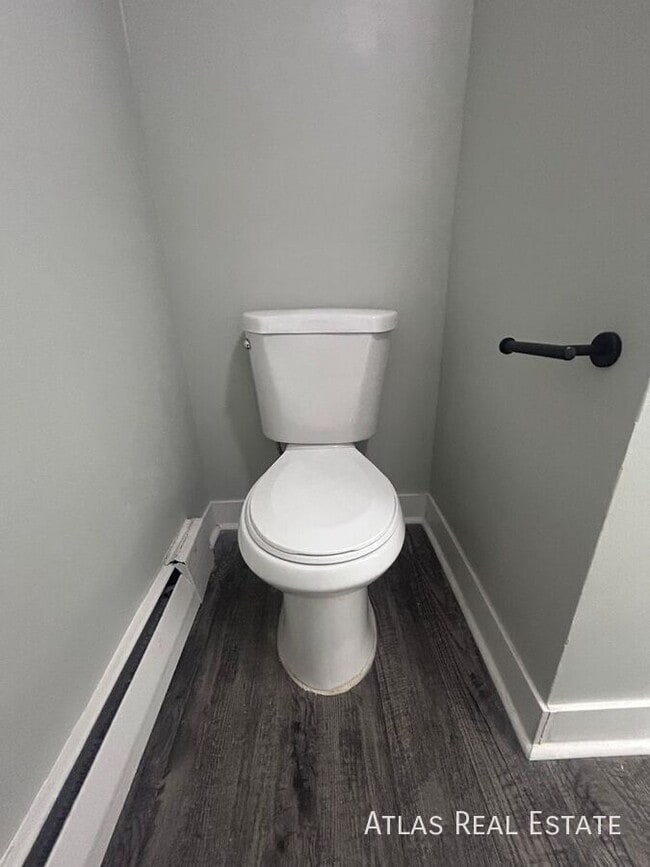 Building Photo - 551 S Fairfax St