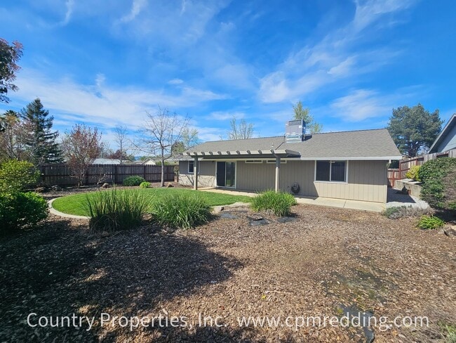 Building Photo - Light & Bright 3-Bedroom House in Ravenwood Subdivision Available Now!