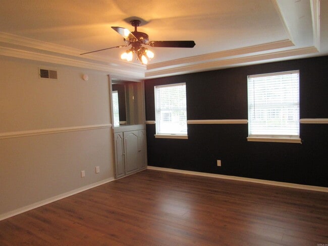 Building Photo - 303 Merganzer Dr