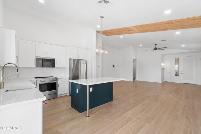 Building Photo - 4349 E Smokehouse Trail