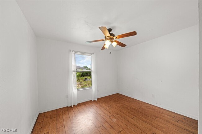Building Photo - 3911 SW 11th Pl