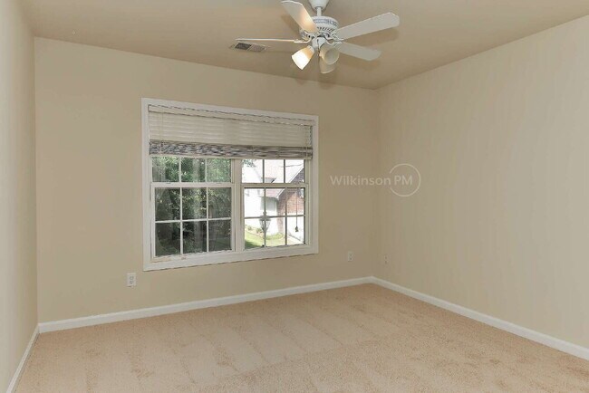 Building Photo - Luxurious 5 Bedroom 3.5 Bathroom for Rent ...