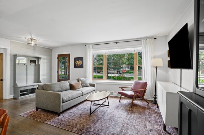 Building Photo - 449 Longfellow Ave