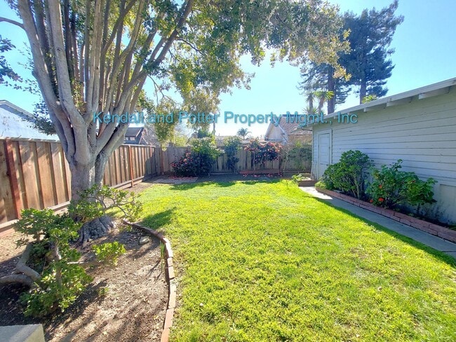 Building Photo - Bright 2BR/1BA Santa Cruz Home with Enclosed Yard & Sunroom!