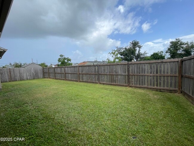 Building Photo - 5307 Seneca Ln