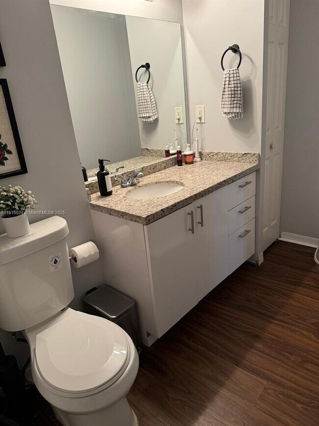 Building Photo - 151 SW 117th Ave