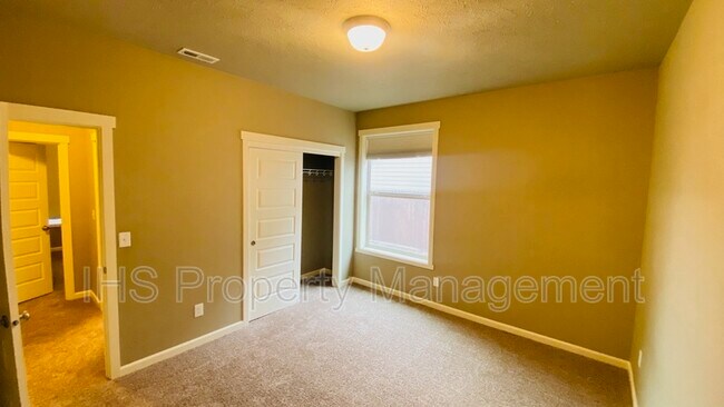 Building Photo - 3907 Charleston Ln