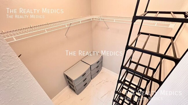 Building Photo - 2132 Falkner Rd