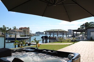 Building Photo - 229 Palm Is NW