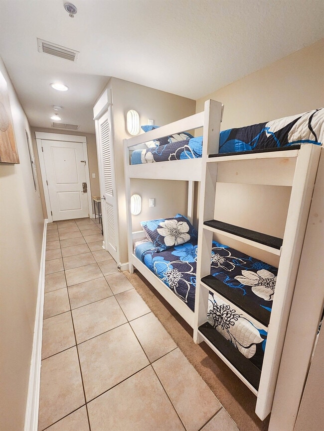 Building Photo - 11832 Front Beach Rd