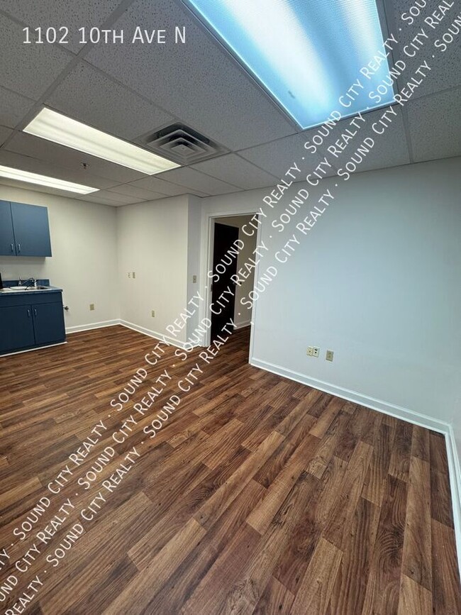 Building Photo - Ground level COMMERCIAL office/retail @ Bi...