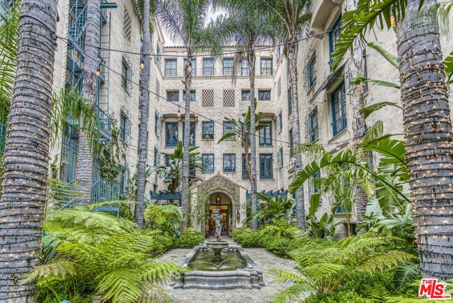 Building Photo - 640 S Bronson Ave