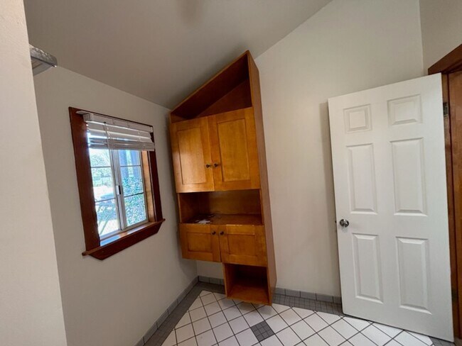 Building Photo - 4412 Mobley Ave