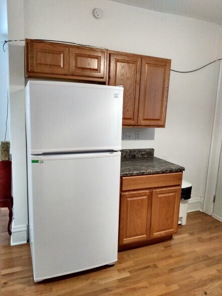 Kitchen - 1632 Virginia St E