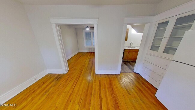 Building Photo - 568 Park Ave