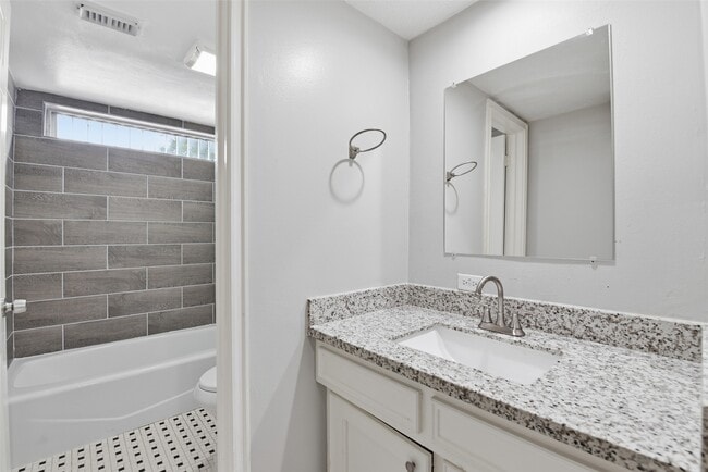 Building Photo - 4702 N Cashel Cir