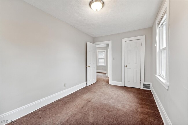 Building Photo - 4367 E 139th St